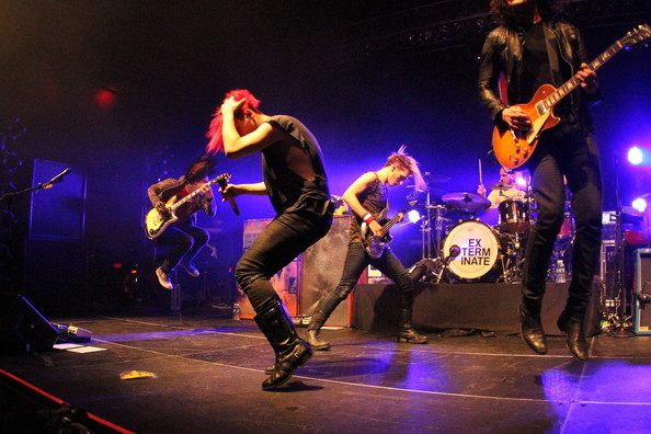 My-Chemical-Romance-Live-the-Roseland-Ballroom-New-York-City-my-chemical-romance-17499317-594-396