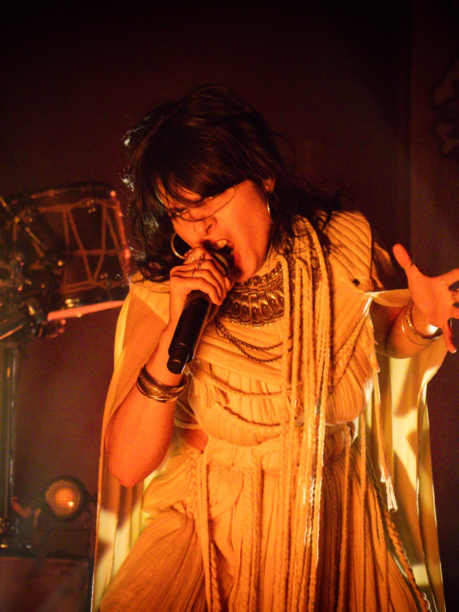 Intenso, teatral e impredecible, así fue el concierto de Igorrr en&nbsp;Helsinki