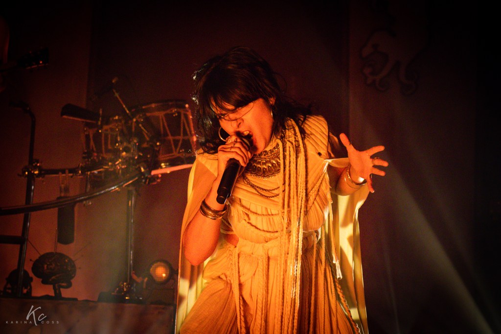 Intenso, teatral e impredecible, así fue el concierto de Igorrr en&nbsp;Helsinki